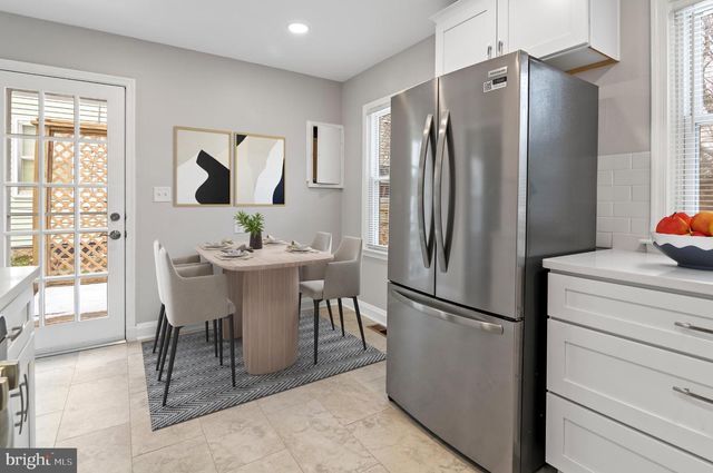 8517 OAKLEIGH RD, Parkville, MD 21234