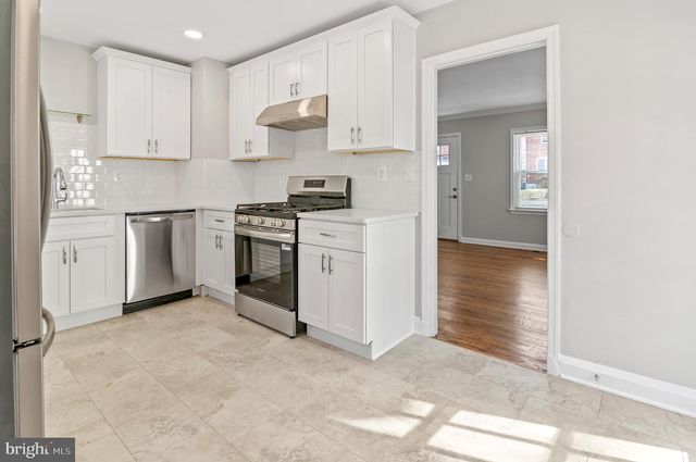 8517 OAKLEIGH RD, Parkville, MD 21234