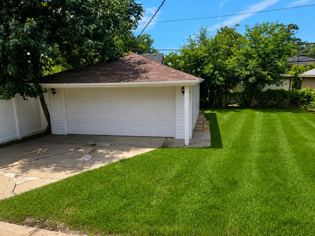 1446 Highridge Parkway, Westchester, IL 60154
