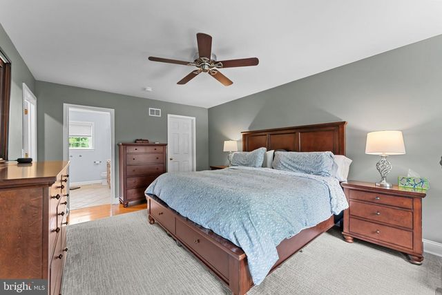 204 SUMMERWIND LN, Harleysville, PA 19438