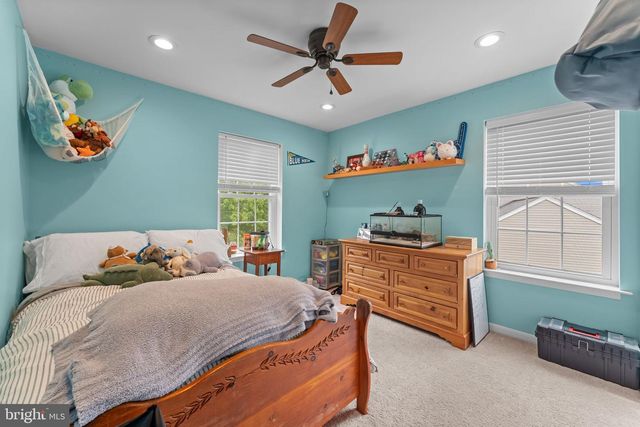 204 SUMMERWIND LN, Harleysville, PA 19438
