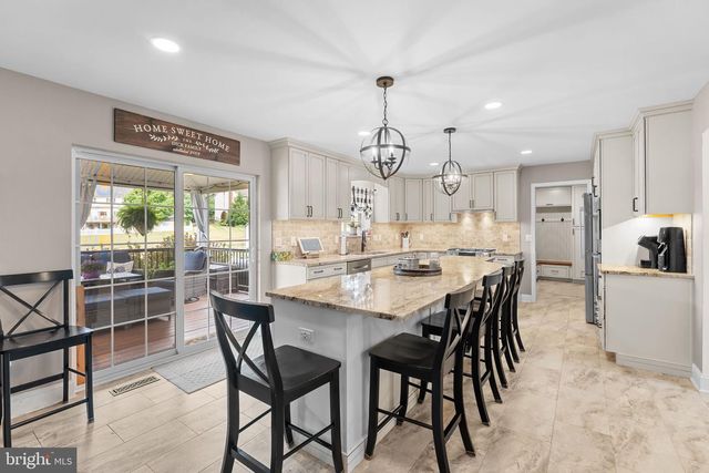 204 SUMMERWIND LN, Harleysville, PA 19438