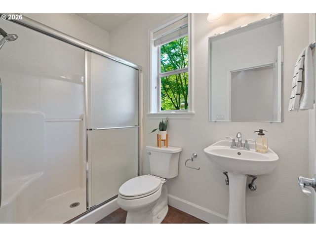 1041 EPPERLY Way, West Linn, OR 97068