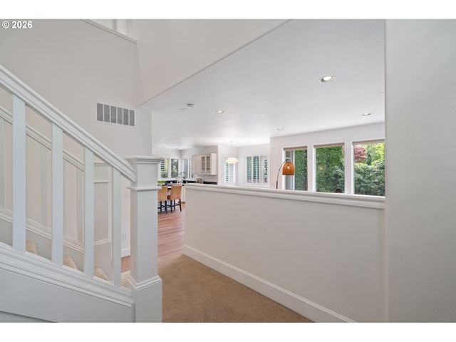 1041 EPPERLY Way, West Linn, OR 97068