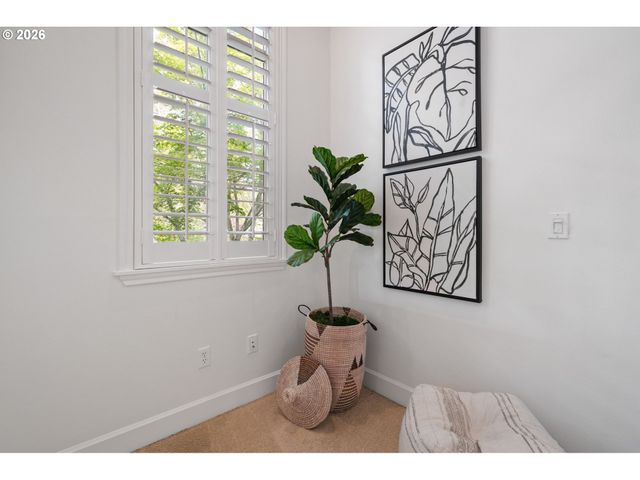 1041 EPPERLY Way, West Linn, OR 97068