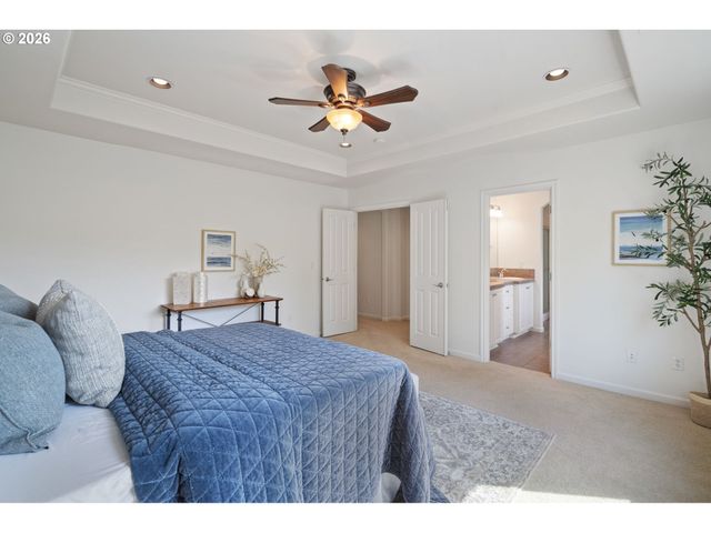 1041 EPPERLY Way, West Linn, OR 97068