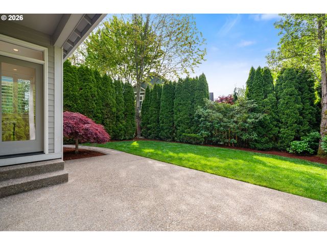1041 EPPERLY Way, West Linn, OR 97068