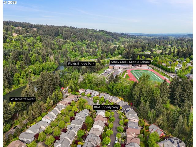 1041 EPPERLY Way, West Linn, OR 97068