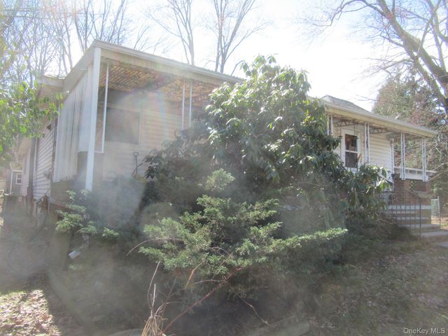 72 Ten Eyck Avenue, Greenwood Lake, NY 10925