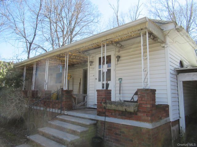 72 Ten Eyck Avenue, Greenwood Lake, NY 10925