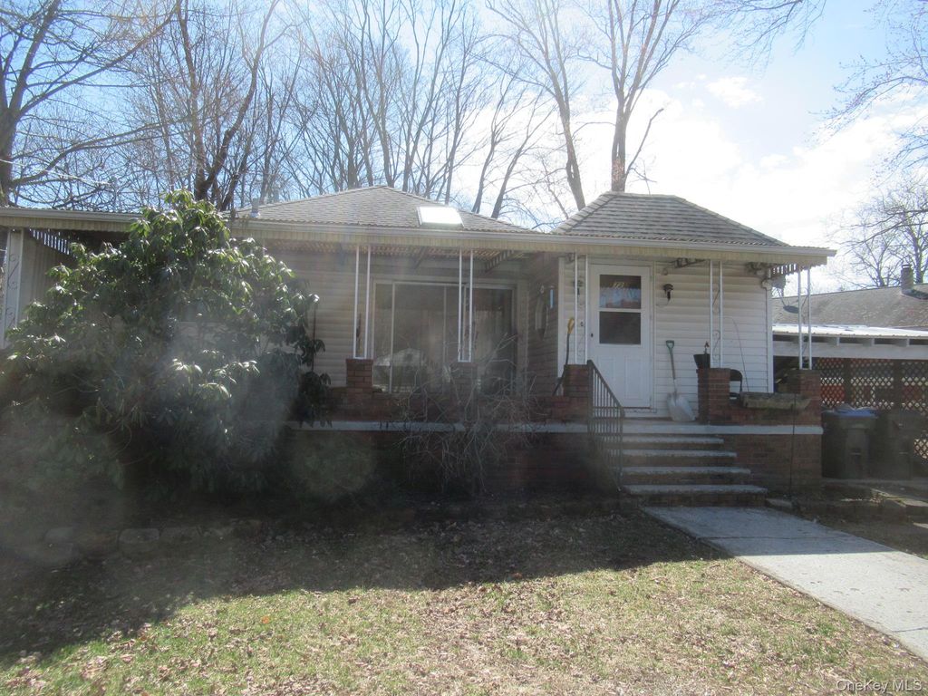 72 Ten Eyck Avenue, Greenwood Lake, NY 10925