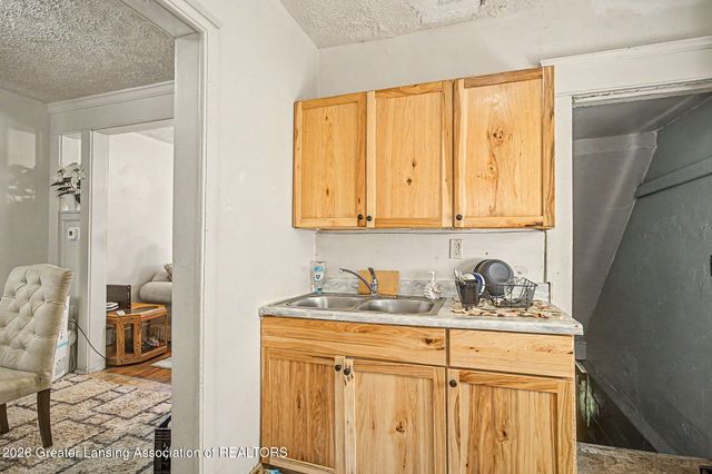 1406 Reo Avenue, Lansing, MI 48910
