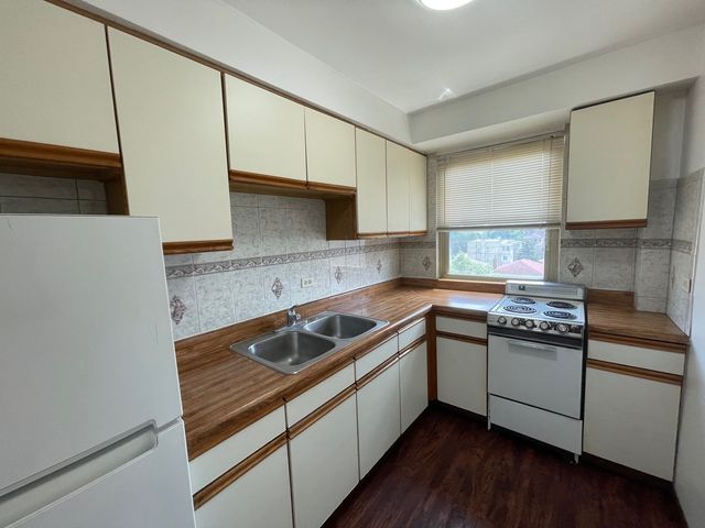 2610 W Balmoral Avenue 504, Chicago, IL 60625