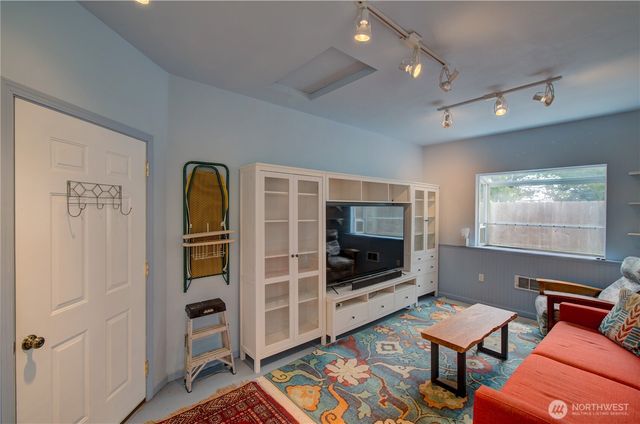 30505 H Street, Ocean Park, WA 98640