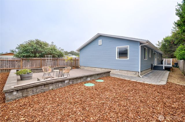 30505 H Street, Ocean Park, WA 98640