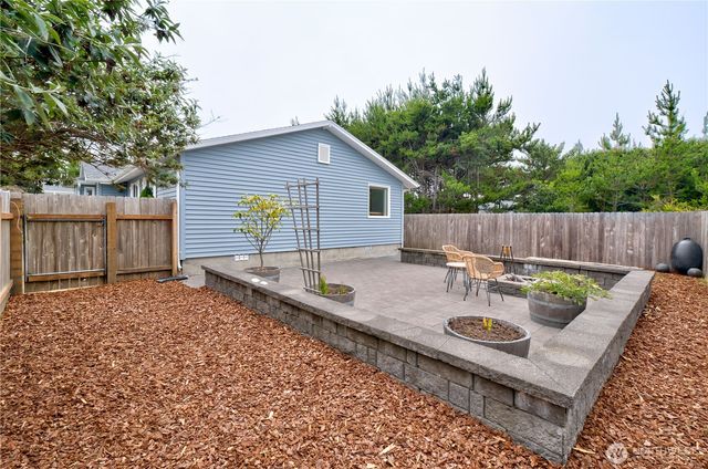 30505 H Street, Ocean Park, WA 98640
