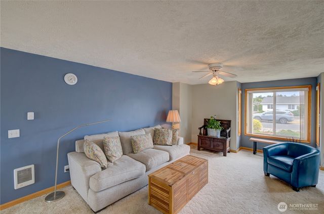 30505 H Street, Ocean Park, WA 98640