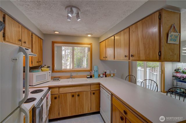 30505 H Street, Ocean Park, WA 98640