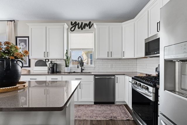 6836 Matthews Court, Bettendorf, IA 52722