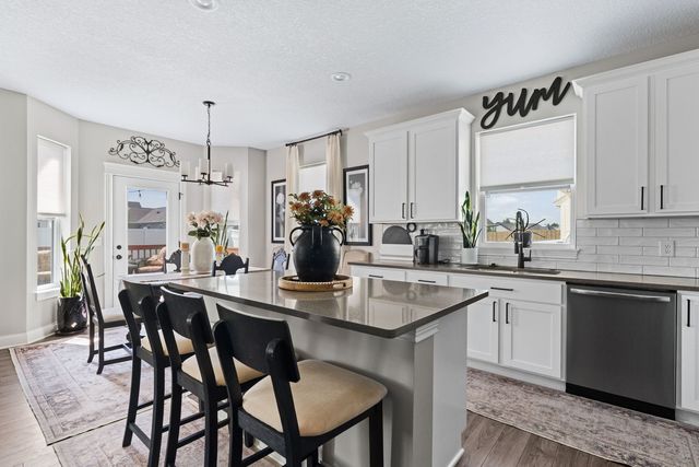 6836 Matthews Court, Bettendorf, IA 52722