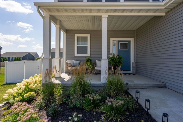 6836 Matthews Court, Bettendorf, IA 52722