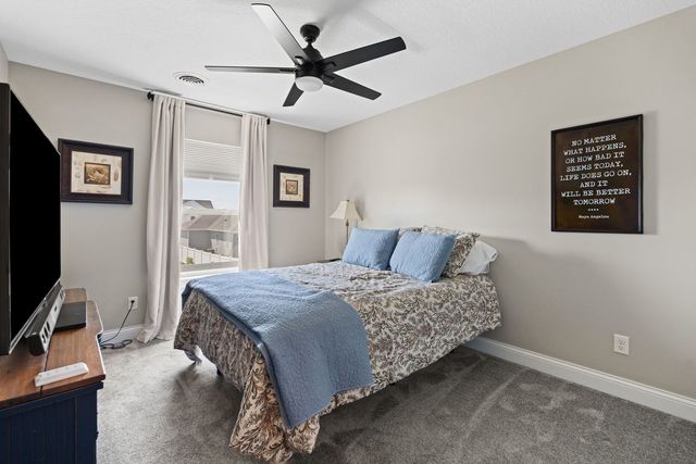 6836 Matthews Court, Bettendorf, IA 52722