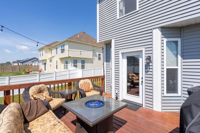 6836 Matthews Court, Bettendorf, IA 52722