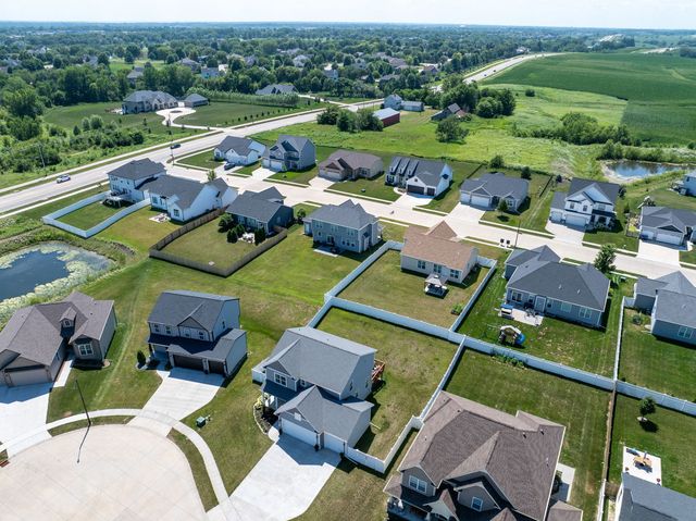 6836 Matthews Court, Bettendorf, IA 52722