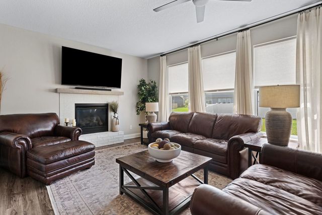 6836 Matthews Court, Bettendorf, IA 52722
