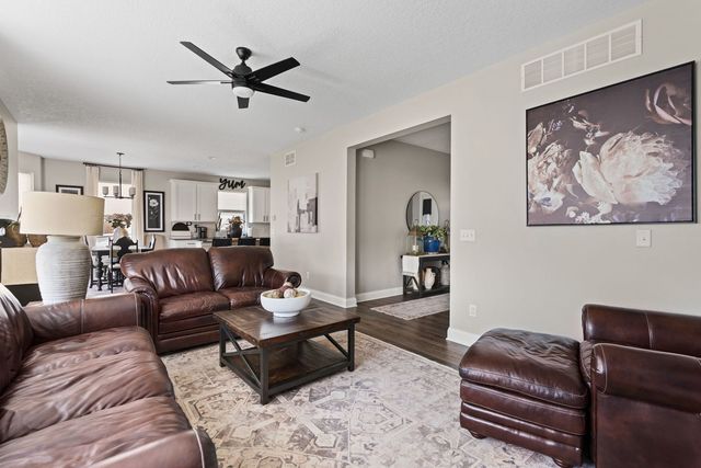 6836 Matthews Court, Bettendorf, IA 52722