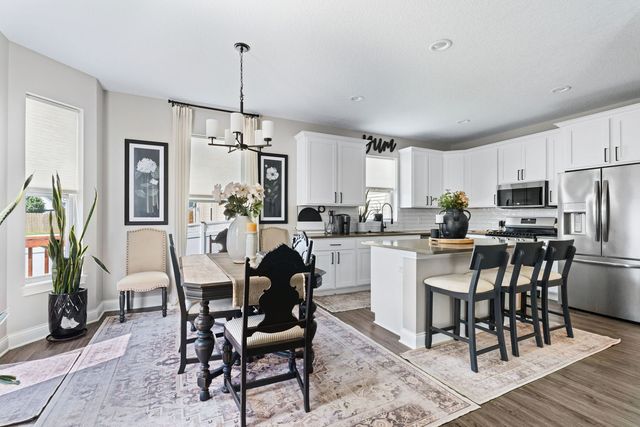 6836 Matthews Court, Bettendorf, IA 52722