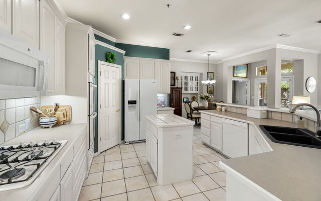 809 Lake Point Circle, Mckinney, TX 75072