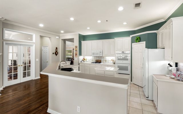 809 Lake Point Circle, Mckinney, TX 75072
