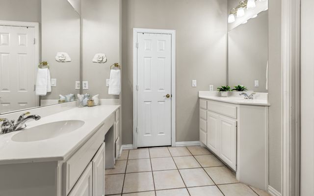 809 Lake Point Circle, Mckinney, TX 75072