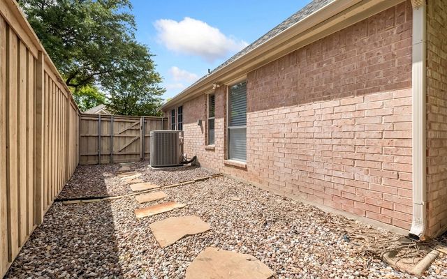 809 Lake Point Circle, Mckinney, TX 75072