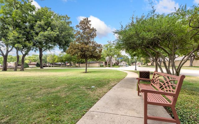 809 Lake Point Circle, Mckinney, TX 75072