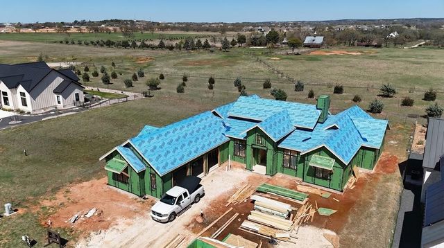 208 Interlaken St, Fredericksburg, TX 78624