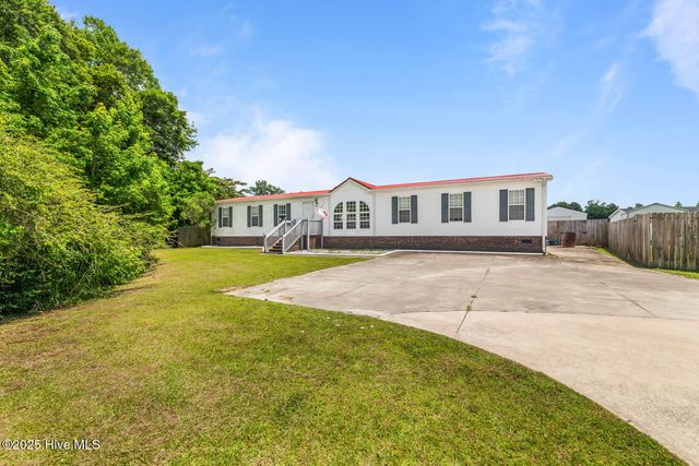 804 Maynard Boulevard, Jacksonville, NC 28546