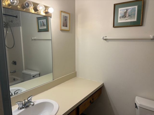 25 Florence Road 71, Branford, CT 06405