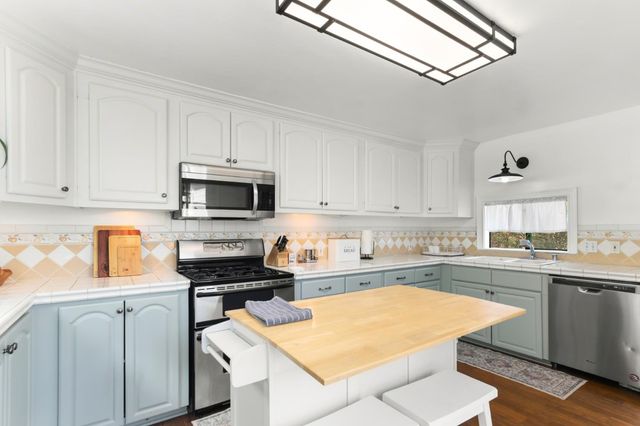 9030 Page St, Newcastle, CA 95658