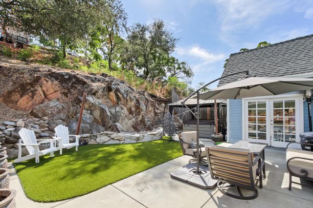 9030 Page St, Newcastle, CA 95658