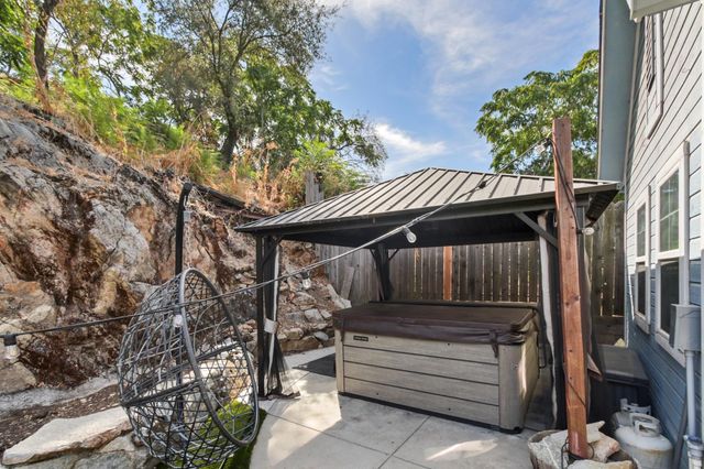9030 Page St, Newcastle, CA 95658