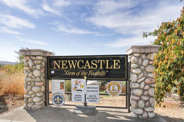 9030 Page St, Newcastle, CA 95658