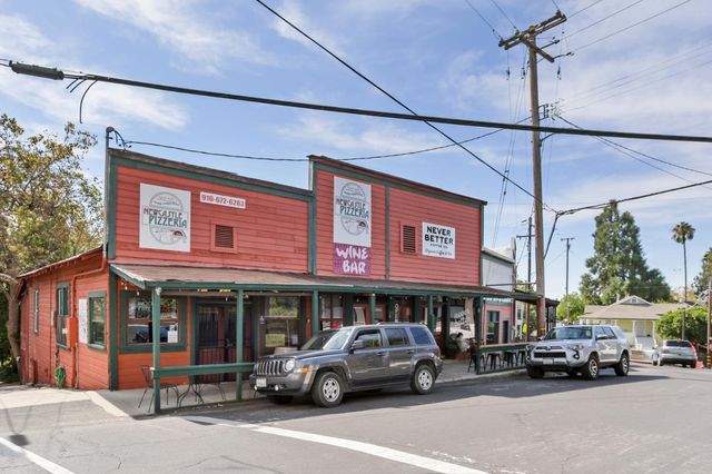 9030 Page St, Newcastle, CA 95658