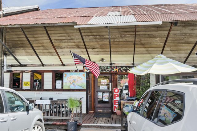 9030 Page St, Newcastle, CA 95658