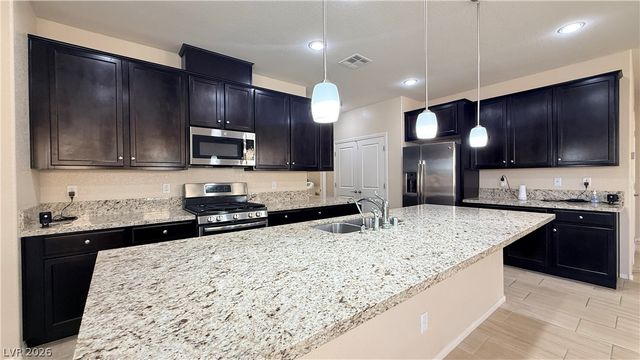 821 Fox Mountain Court, North Las Vegas, NV 89084
