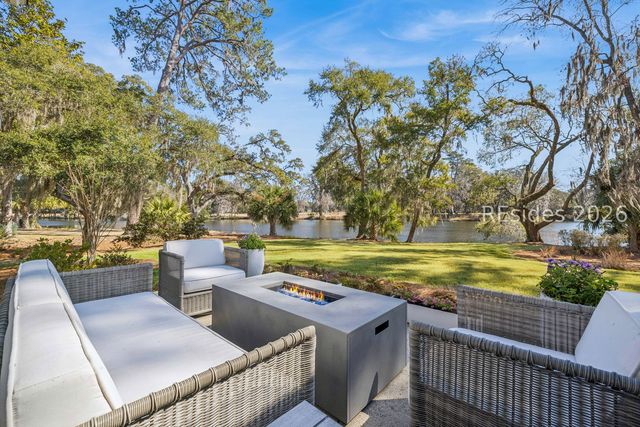 4 Cooper Ct, Bluffton, SC 29910