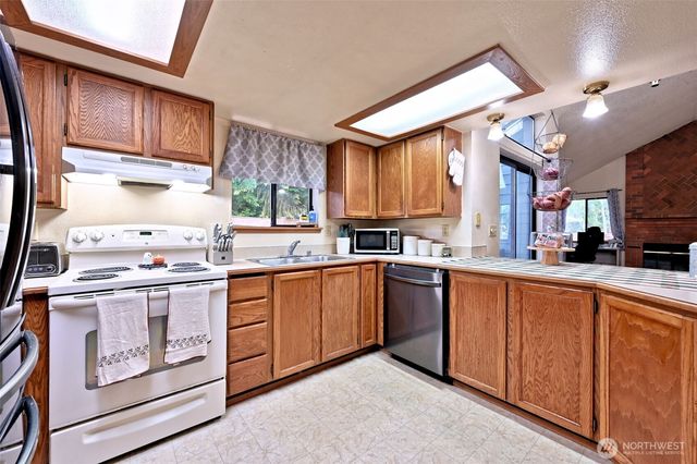 7601 Colony Court NE, Bremerton, WA 98311