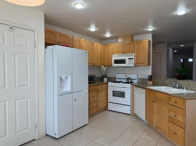 1934 Sunset Avenue, Thermal, CA 92274