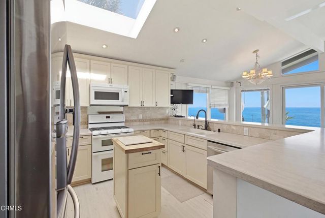 3832 Pacific Coast Highway, Ventura, CA 93001